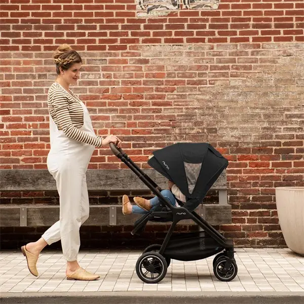 NUNA TRIV NEXT REVIEW: 8 REASONS WE CHOSE THIS POPULAR STROLLER