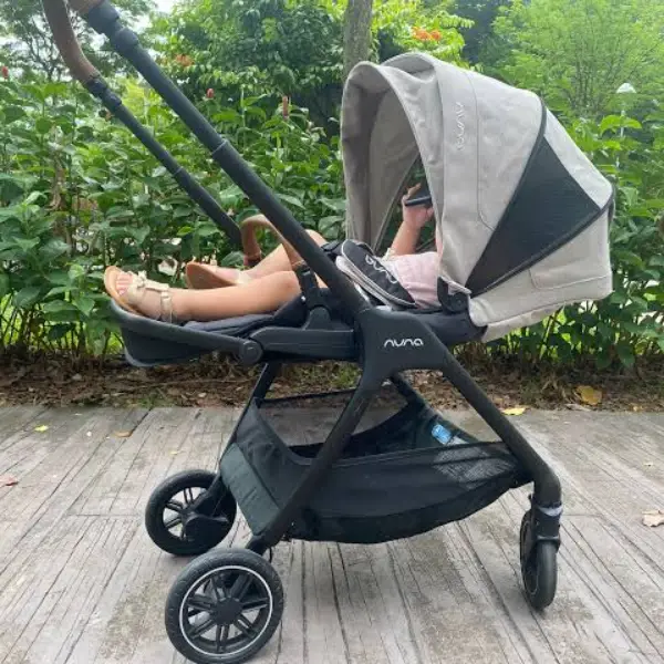 NUNA TRIV NEXT REVIEW: 8 REASONS WE CHOSE THIS POPULAR STROLLER