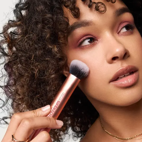 Real Techniques Expert Face Brush Review