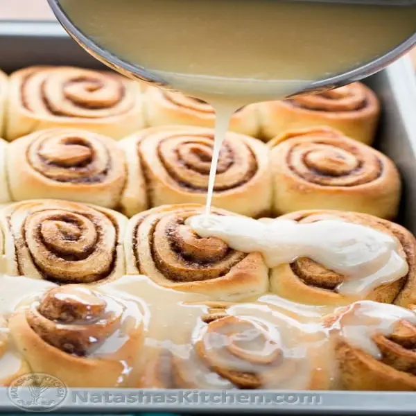 How to Make Maple Frosting for Cinnamon Rolls: