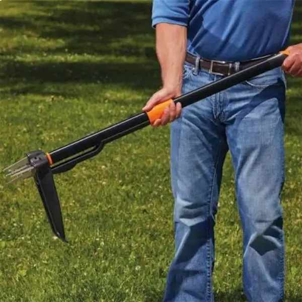Fiskars 4-Claw Stand-Up Weed Puller