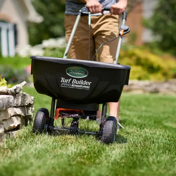 Scotts Turf Builder EdgeGuard DLX Broadcast Spreader
