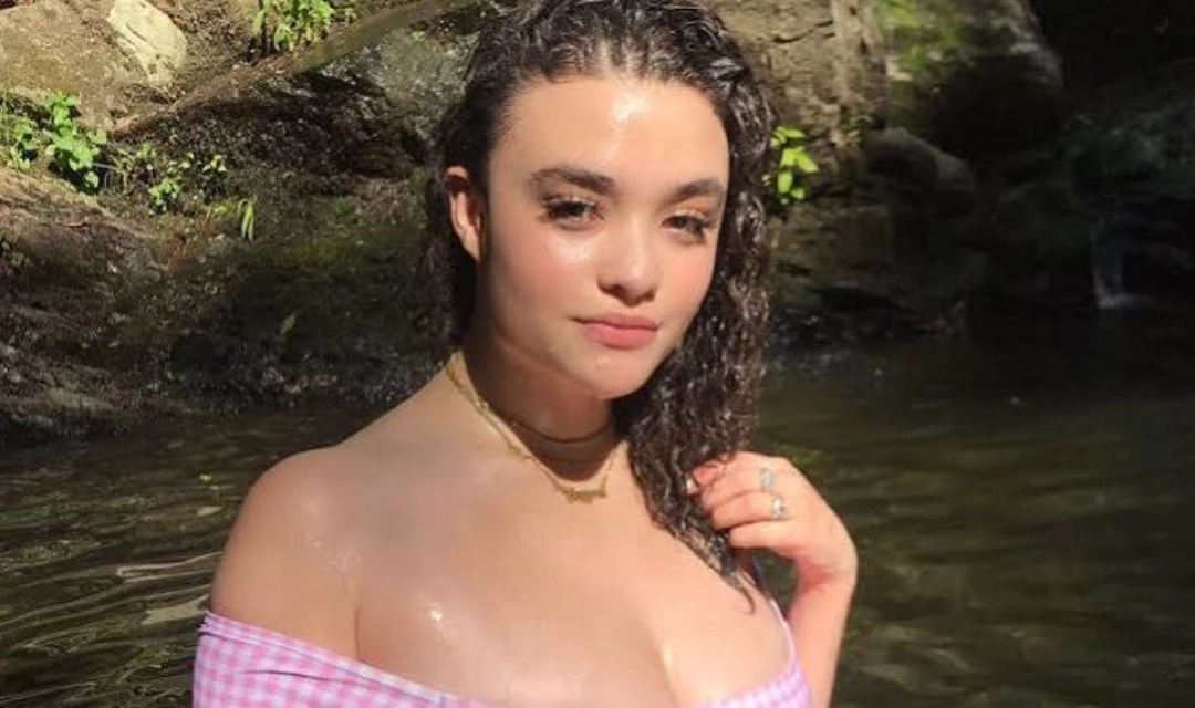 aven-Symoné on Body Image, Breast Reductions, and Ditching “Performative Hyperfemininity”